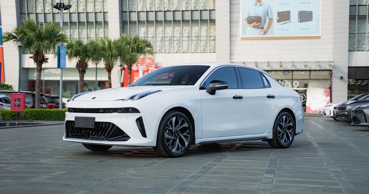 Lynk & Co 03 màn khủng nhất phân khúc, đấu Honda Civic bằng giá từ 739 triệu
