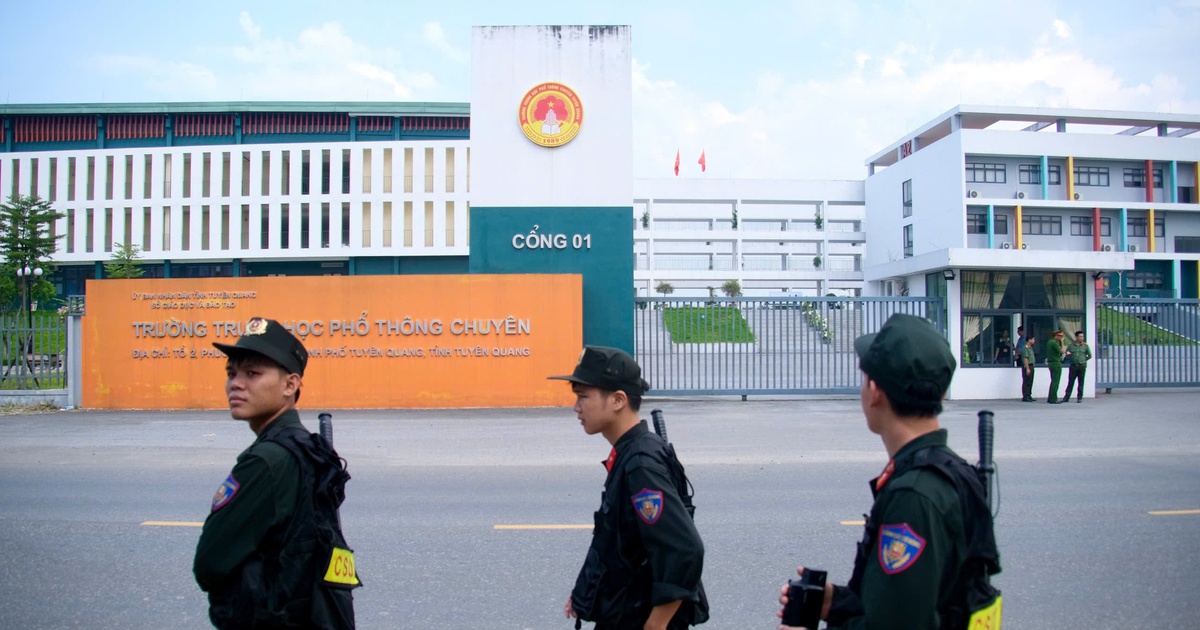 An ninh thắt chặt tại điểm thi 328 thí sinh thi lại ở Tuyên Quang