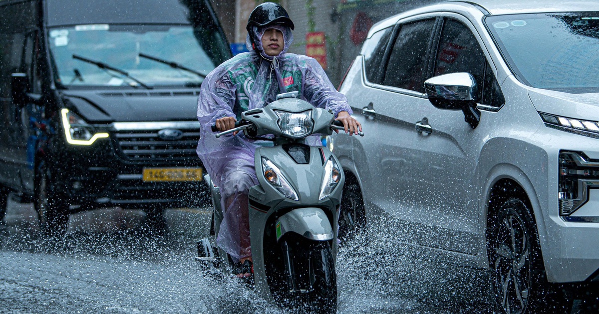 Photo: Tuổi Trẻ Northern Vietnam Heatwave Nears End as Storms Approach