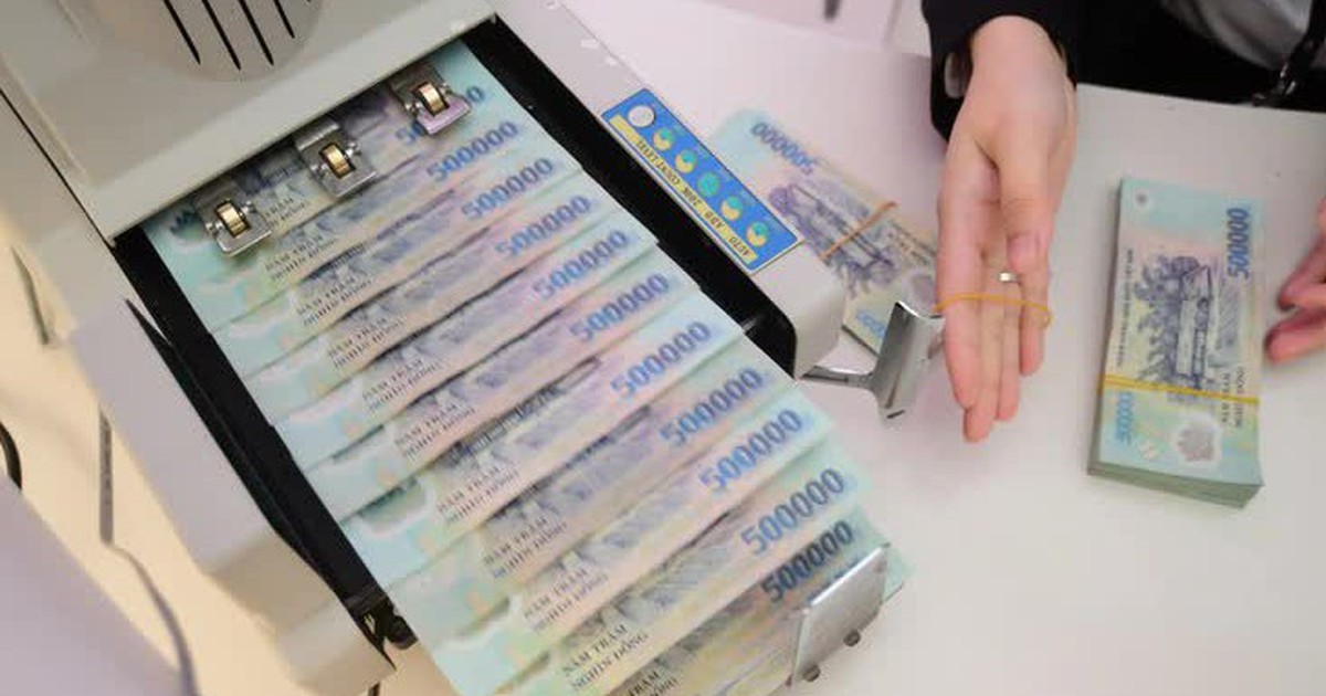 Tin tức sáng 14-8: Lãi suất liên ngân hàng đồng loạt giảm, qua đêm về 4,5%/năm