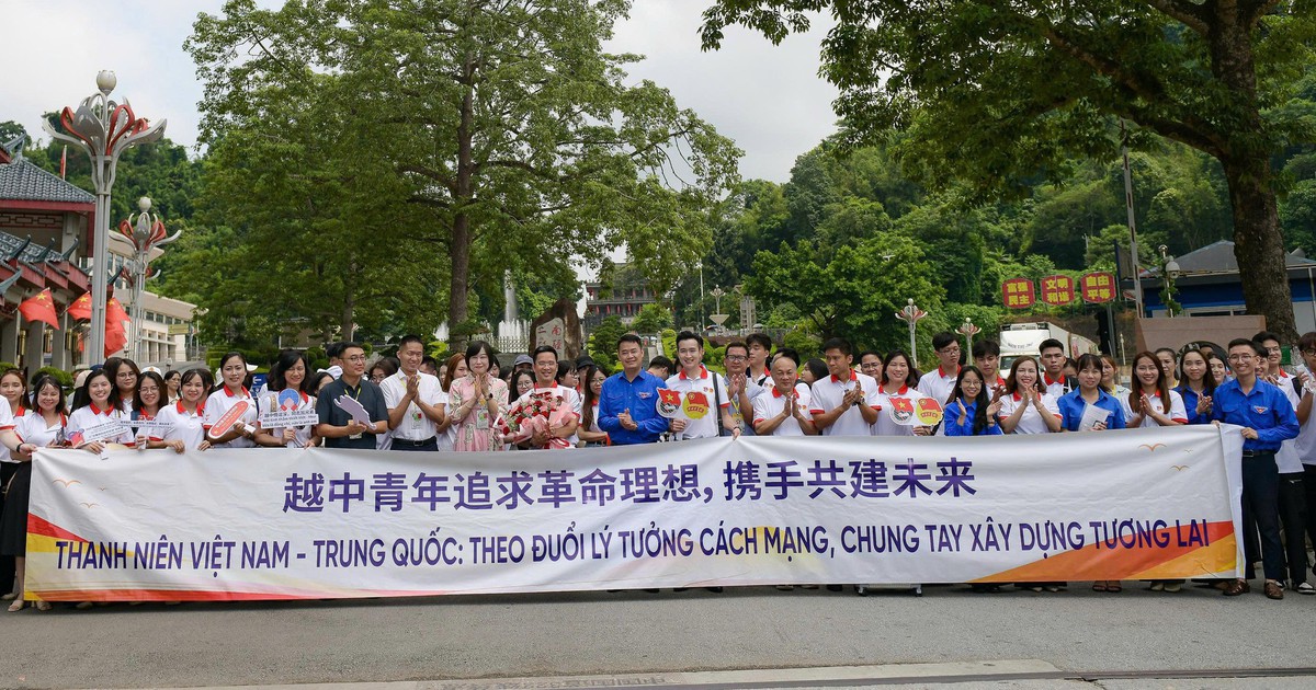 100 giáo viên, sinh viên Việt Nam đã tới Trung Quốc, bắt đầu ‘Hành trình đỏ’ theo dấu chân Bác Hồ