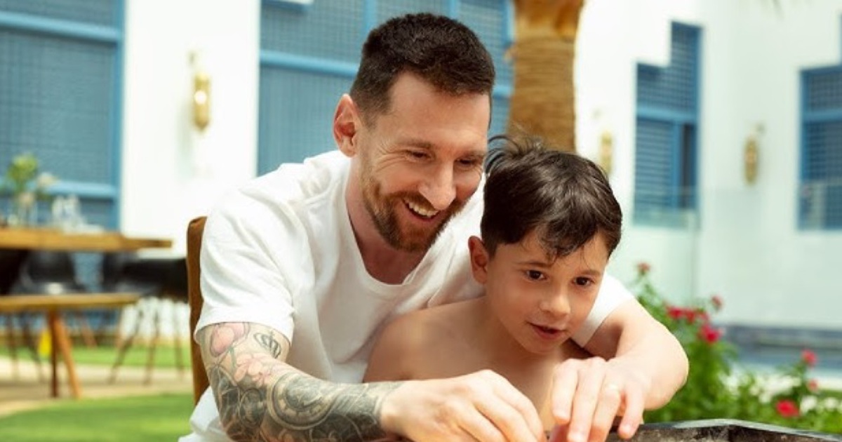 Video đang gây phấn khích: Messi trả lời 'ba hết tiền rồi'
