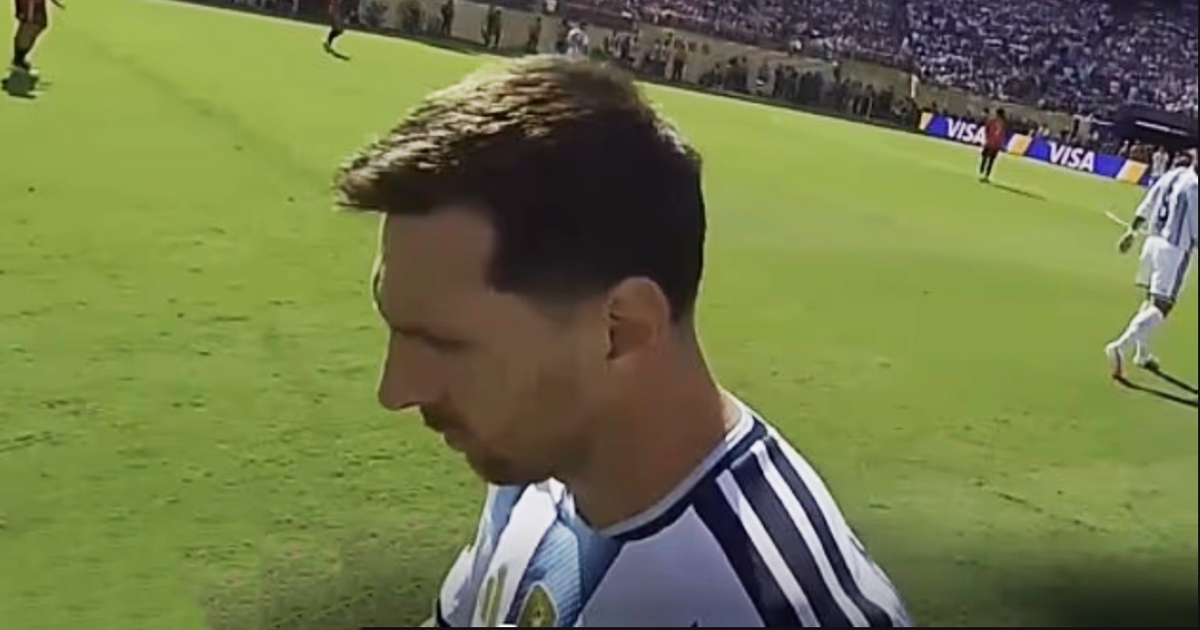 Photo: Tuổi Trẻ RefCam Footage Shows Referee Urging Messi to Control Paredes in 2026 Final