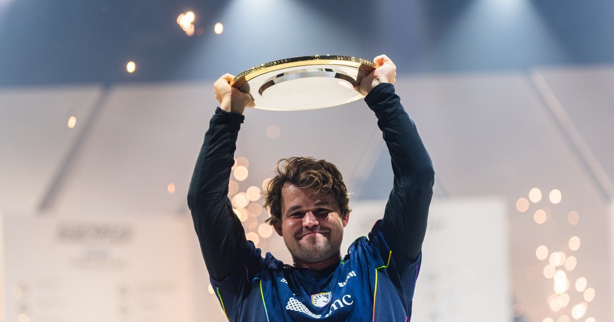 Xem kỳ thủ Carlsen ‘thí Hậu’ để giành chức vô địch Esports World Cup