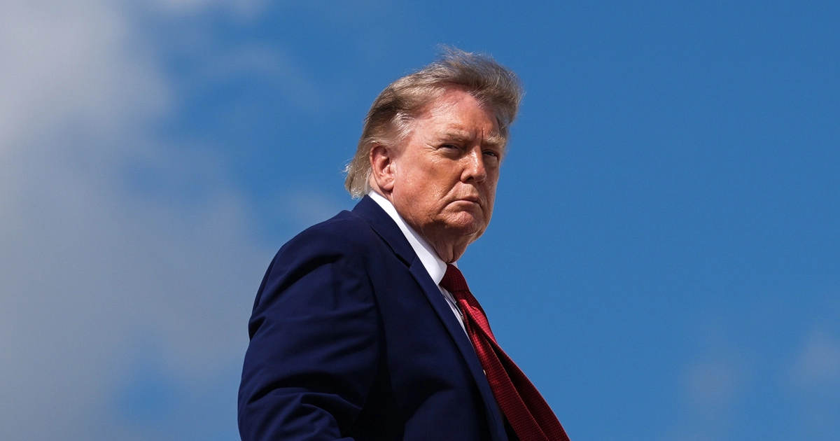 Ông Trump dọa ném bom Oman tan tành