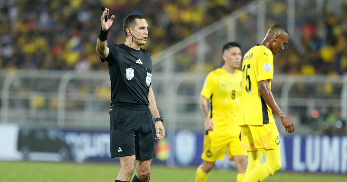 Báo chí Malaysia: 'Góc quay của VAR quá tệ, vẫn không ai hiểu gì'