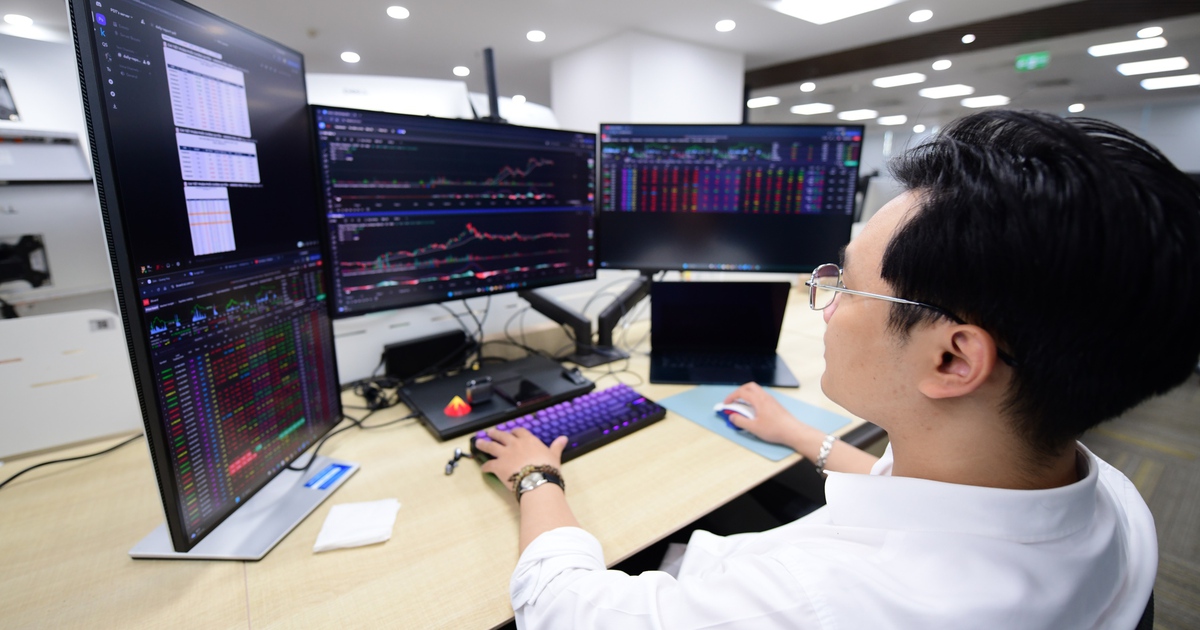 Tự doanh công ty chứng khoán bất ngờ bán ròng 350 tỉ đồng dù thị trường tăng điểm