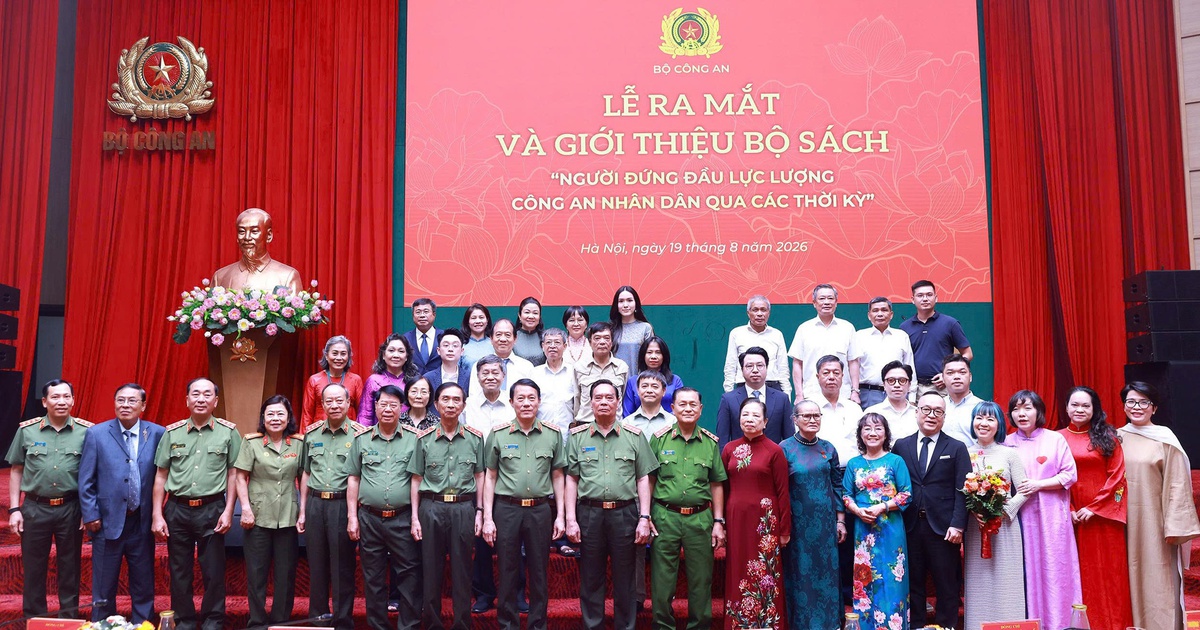 Ra mắt bộ sách về người đứng đầu lực lượng Công an nhân dân qua các thời kỳ