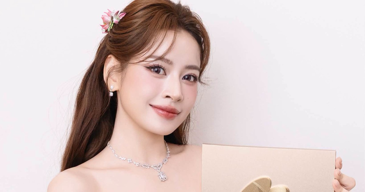 Chi Pu đoạt giải 'Nghệ sĩ có sức hút sân khấu toàn diện' tại Weibo Gala