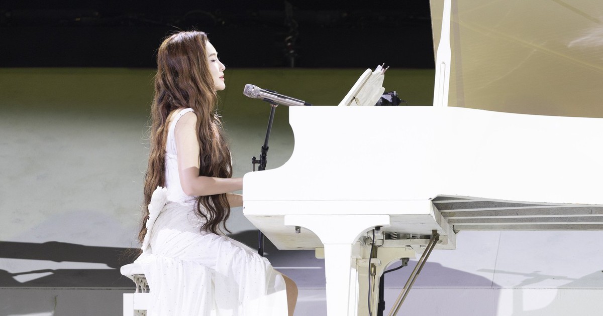 Hương Tràm đệm piano hát cùng Phan Mạnh Quỳnh và khoảnh khắc đáng nhớ của Phao cứu sinh Concert