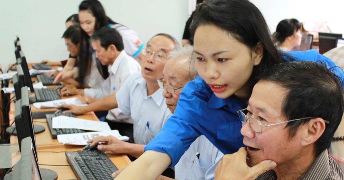 Vietnam health ministry prepares over-40s for old age