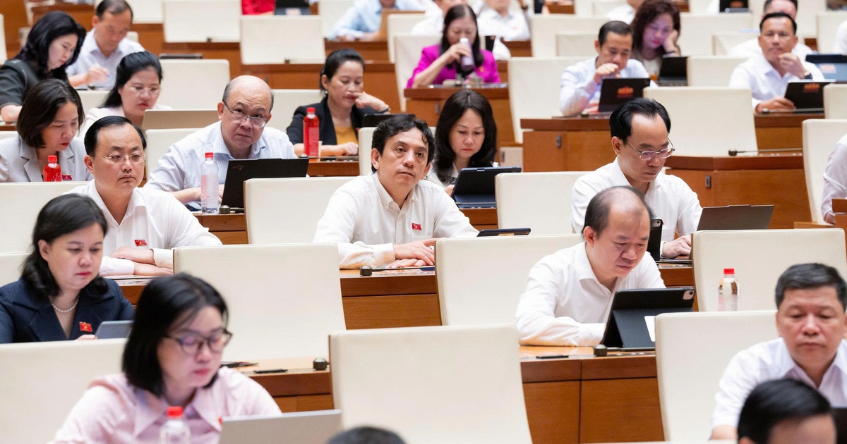 Tin tức sáng 21-8: Quốc hội bàn định hướng sửa Luật Đất đai; Nguy cơ quá tải do bệnh sốt xuất huyết