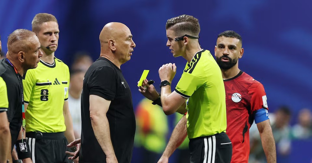 Tố FIFA 'ưu ái Messi', HLV và cầu thủ Ai Cập đối mặt án phạt nặng