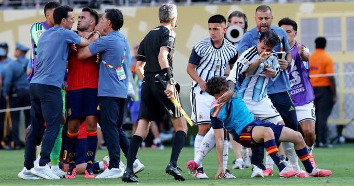 3 đồng đội của Messi bị FIFA phạt nặng vì ẩu đả ở chung kết World Cup 2026