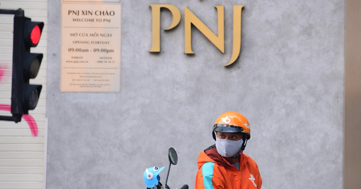 24 quỹ rời PNJ trong một tháng, ai đã mua hàng chục triệu cổ phiếu bán ra?
