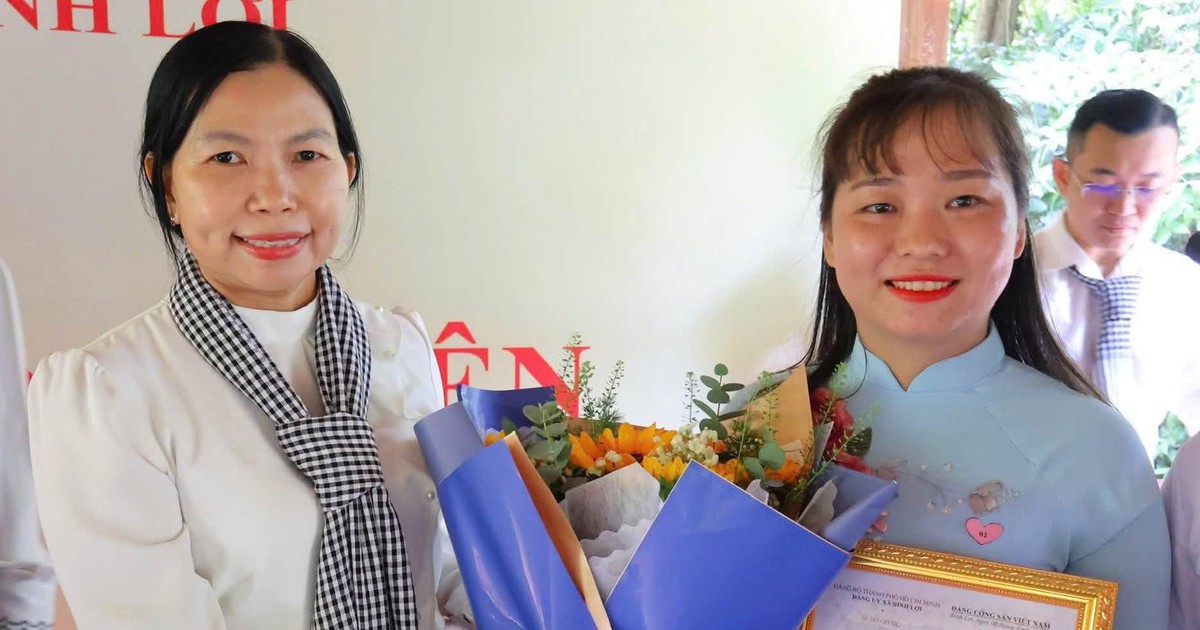 Về nguồn chào mừng Quốc khánh 2-9, nhiều đoàn viên ưu tú vào Đảng