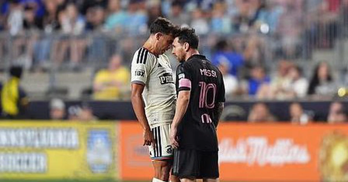 Messi bị phạt vì hành động 'tát vào gáy' đối thủ ở MLS