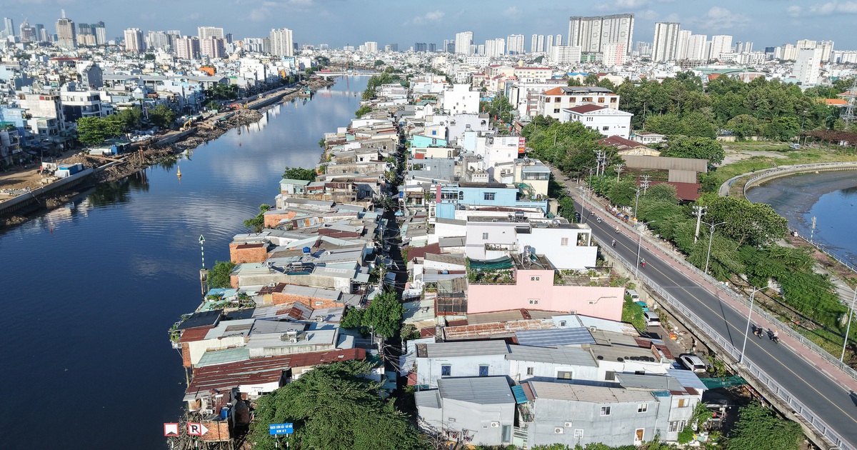 Toàn cảnh bờ Nam kênh Đôi: Hàng ngàn căn nhà chông chênh chờ giải tỏa