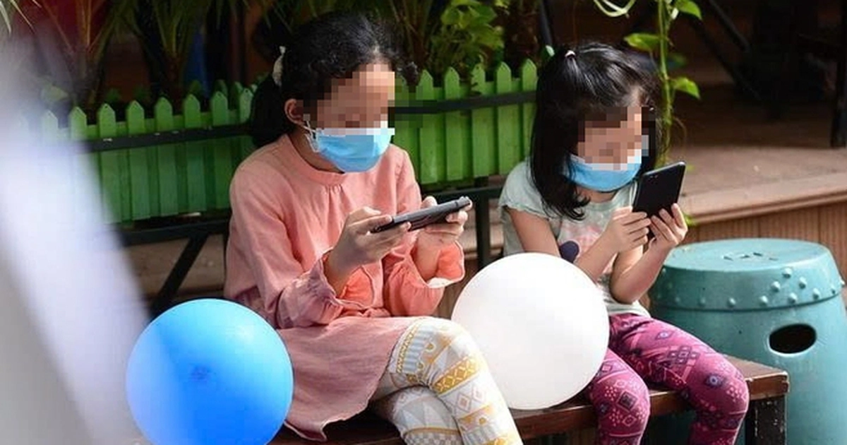 Đừng chỉ hỏi con đã lướt mạng bao lâu?