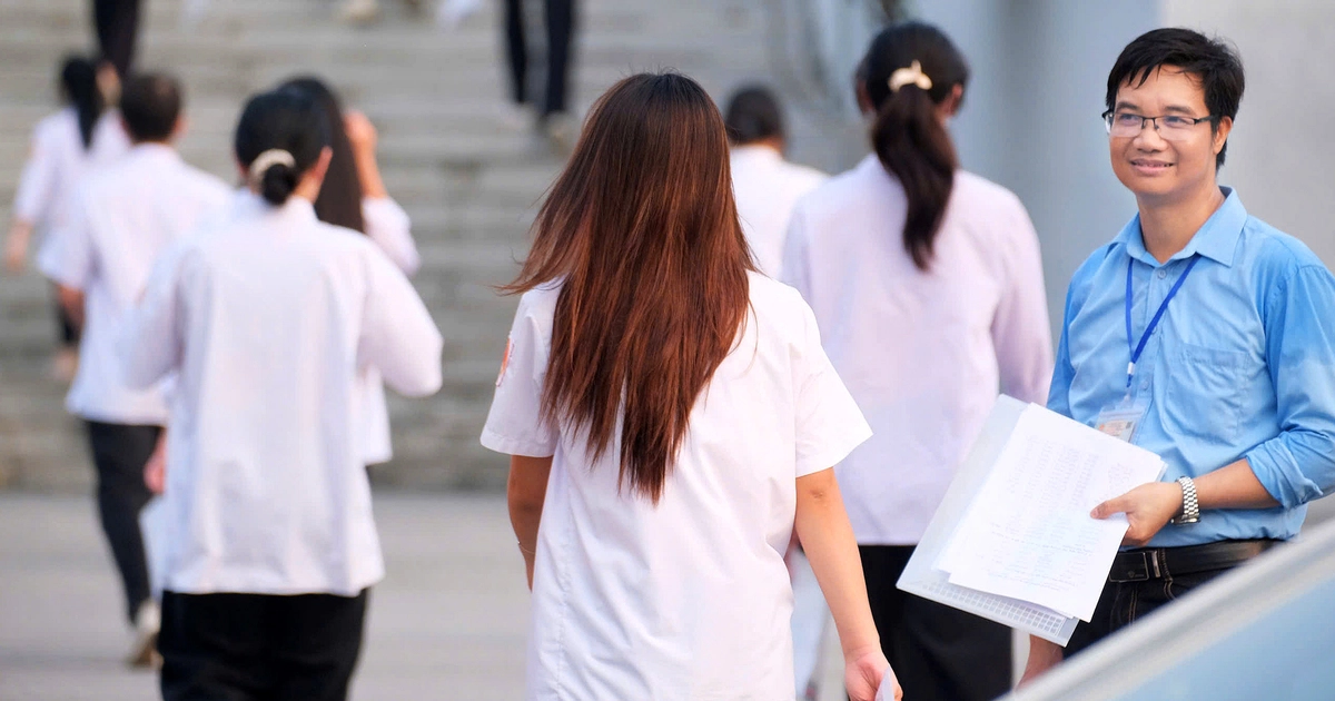 20 học sinh chuyên Tuyên Quang đỗ Đại học Kinh tế quốc dân qua tuyển thẳng, xét kết hợp
