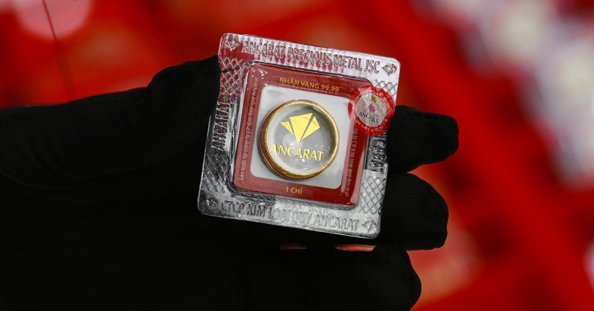 Giá vàng thế giới không vượt được ngưỡng 4.700 USD/ounce