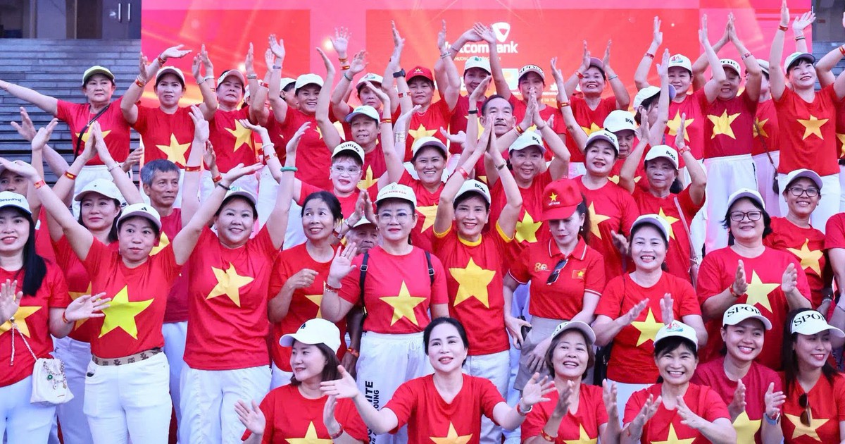 Bộ Công an, báo Nhân Dân tổ chức hoạt động đi bộ toàn quốc 'Cùng Việt Nam tiến bước'
