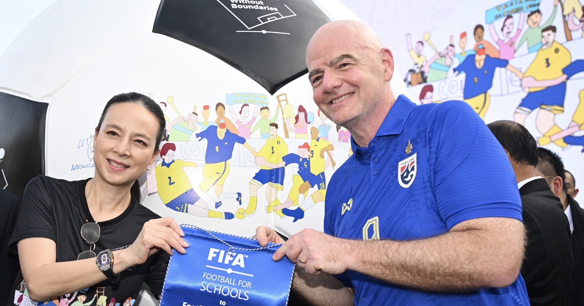 Báo chí Đông Nam Á vui mừng khi ông Infantino tới Việt Nam: 'FIFA đang xem trọng ASEAN'