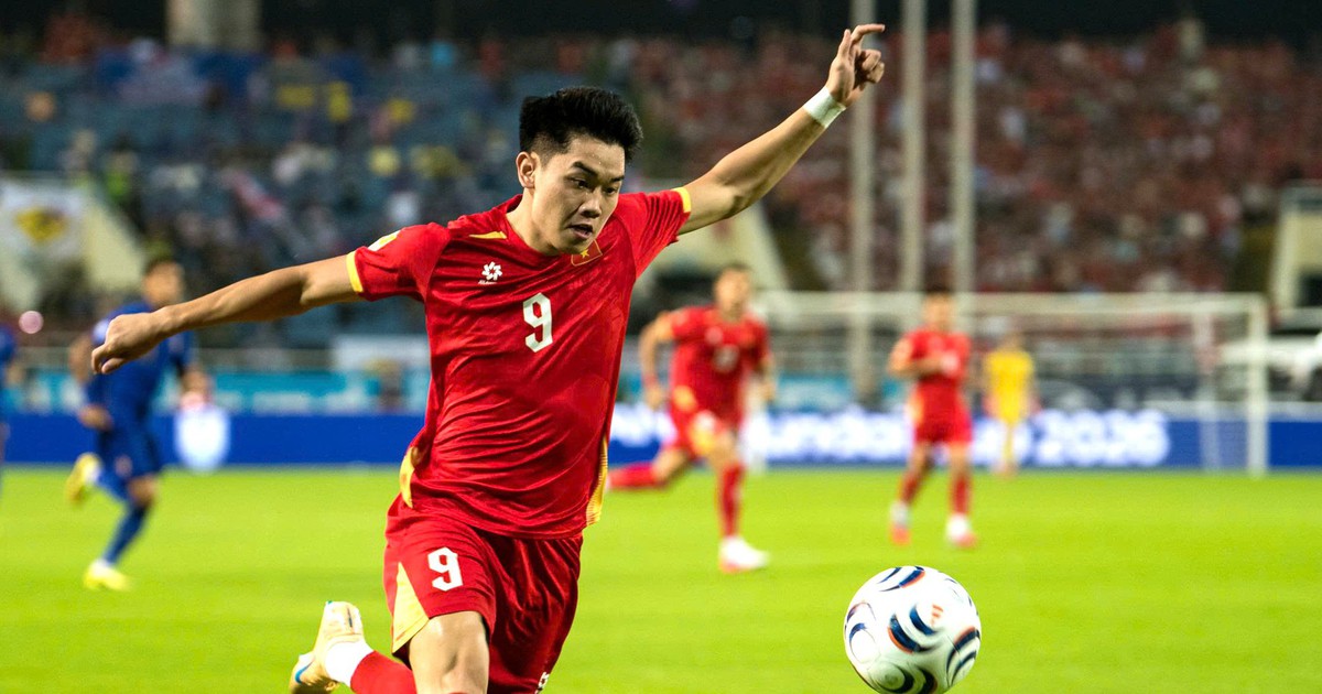 Quốc tế công nhận Đình Bắc xứng đáng Cầu thủ xuất sắc nhất ASEAN Cup