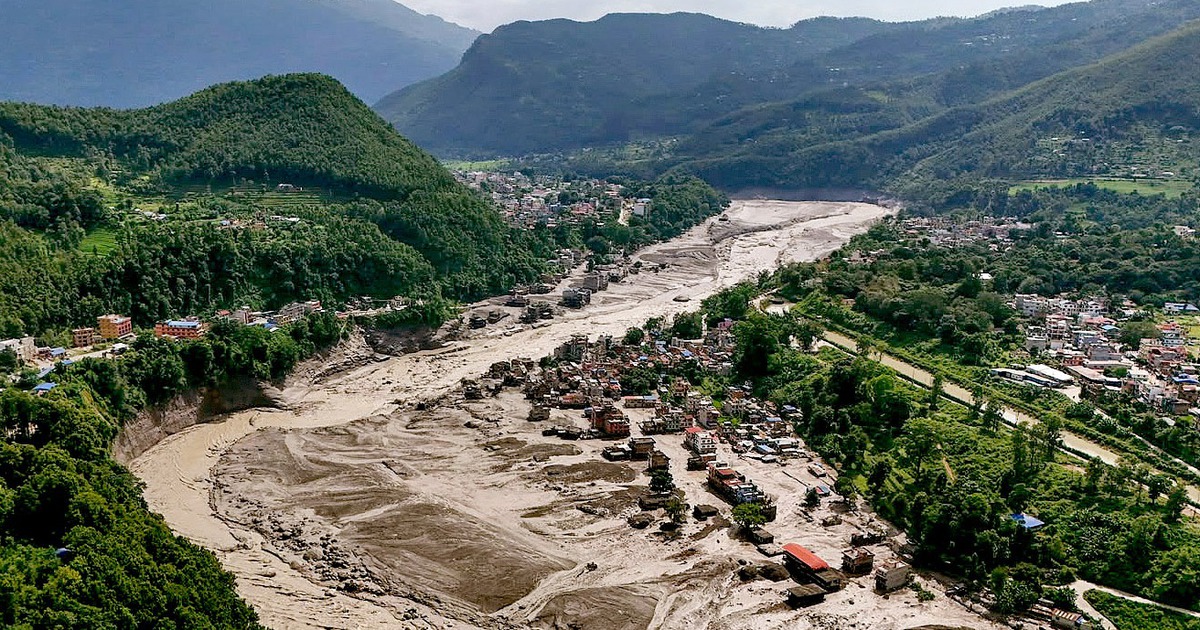 Các lý do gây lũ quét tử thần ở biên giới Nepal - Trung Quốc khiến hàng trăm người chết, mất tích