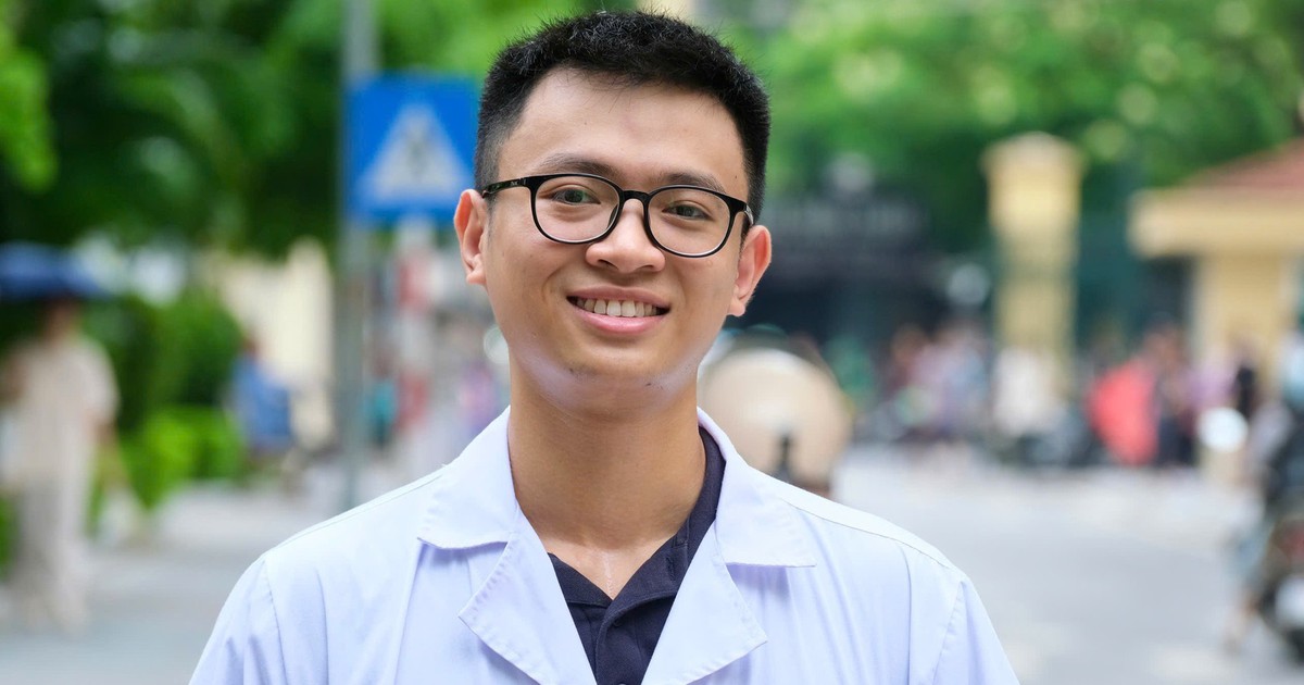 Thủ khoa kỳ thi bác sĩ nội trú 'khốc liệt nhất': Từng mở sách rồi lại đóng vì nghĩ mình 'khó có cửa'