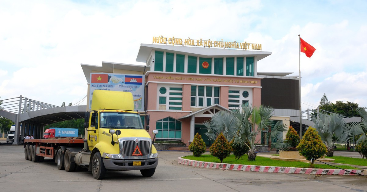 Mở nhánh đường sông Cửa khẩu quốc tế Bình Hiệp, Tây Ninh sẽ thu hút thêm 60% hàng quá cảnh