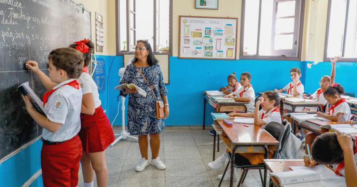Cuba vẫn khai giảng đúng kế hoạch giữa khủng hoảng điện và nhiên liệu