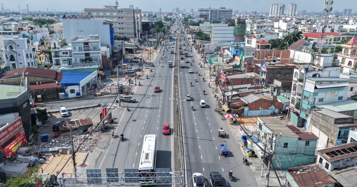 Người dân tất bật dọn nhà, nhường mặt bằng mở rộng quốc lộ 13