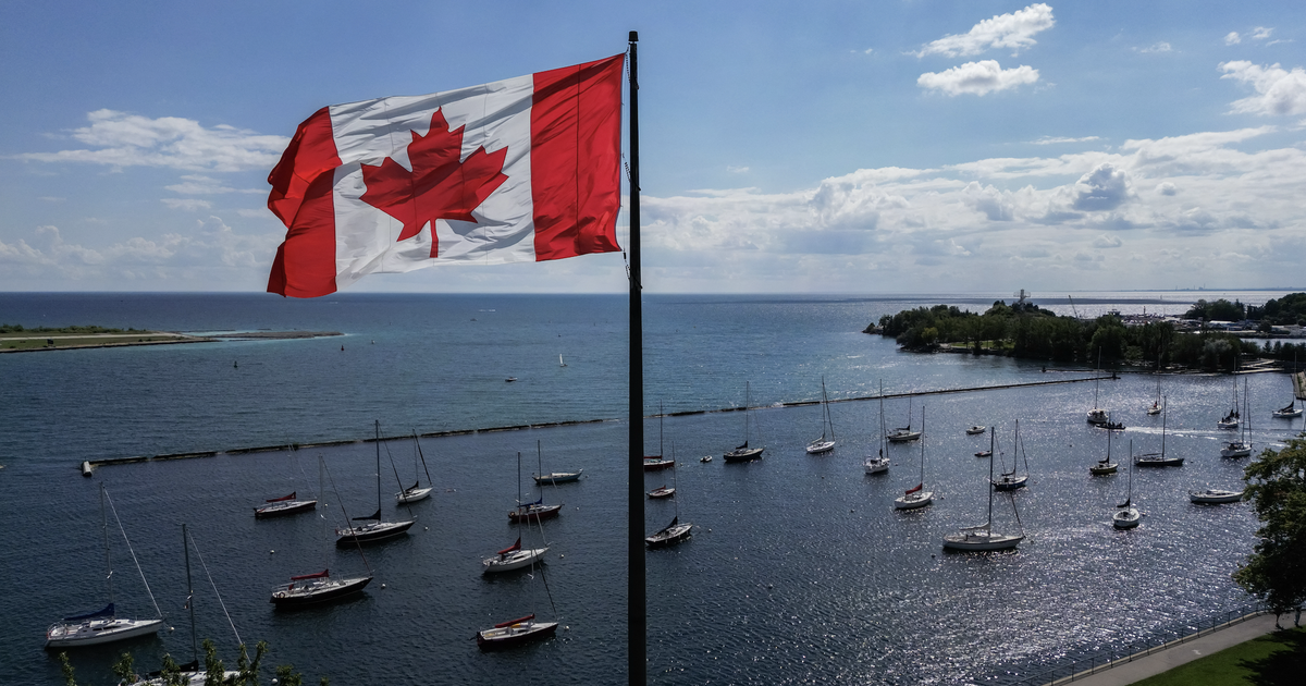 Ông Trump ký sắc lệnh đổi tên ‘hồ Ontario’ thành ‘hồ Mỹ’, hiệu lực lập tức