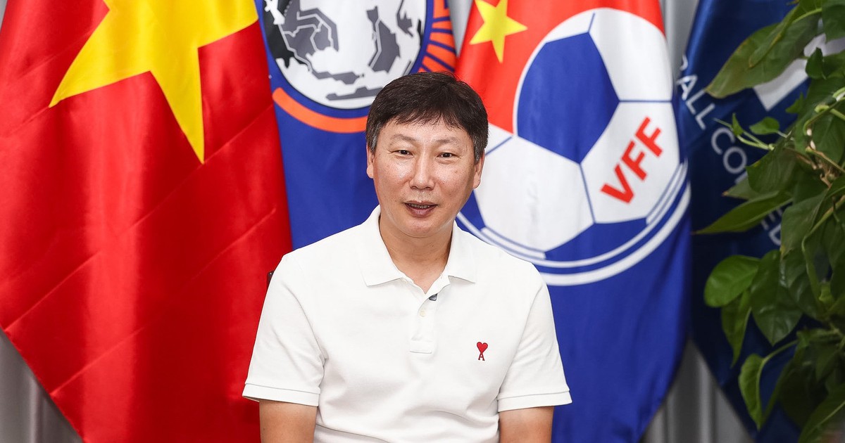 HLV Kim Sang Sik: 'Cho Đình Bắc rời sân là quyết định khó khăn nhất, tôi luôn yêu thương Bắc'