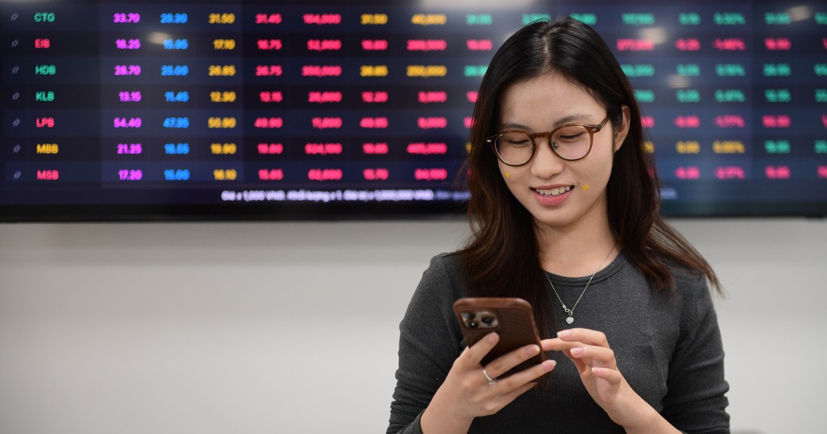 VN-Index tăng nhẹ trước lễ, SSB và POM cùng tăng kịch trần