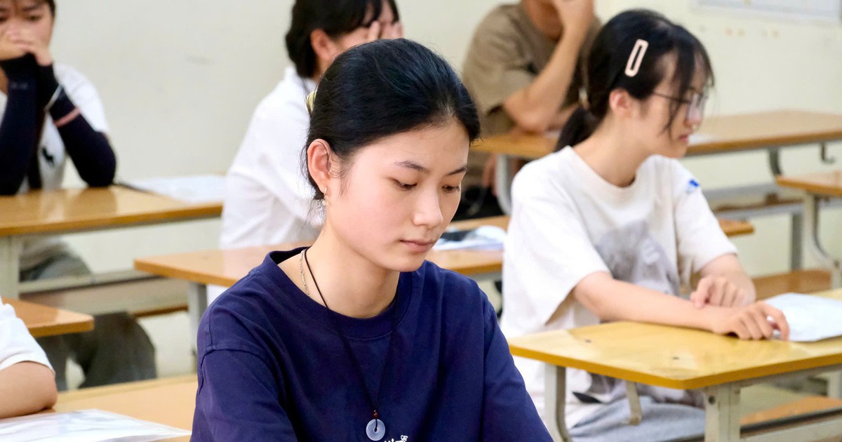 Dùng thiết bị dò kim loại, lắp camera trong phòng thi tại kỳ thi chọn học sinh giỏi quốc gia