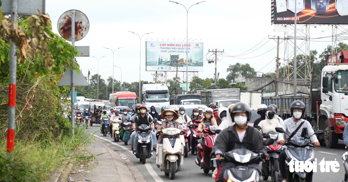 Heading out of Ho Chi Minh City? Expect heavy traffic as holiday exodus clogs eastern gateway