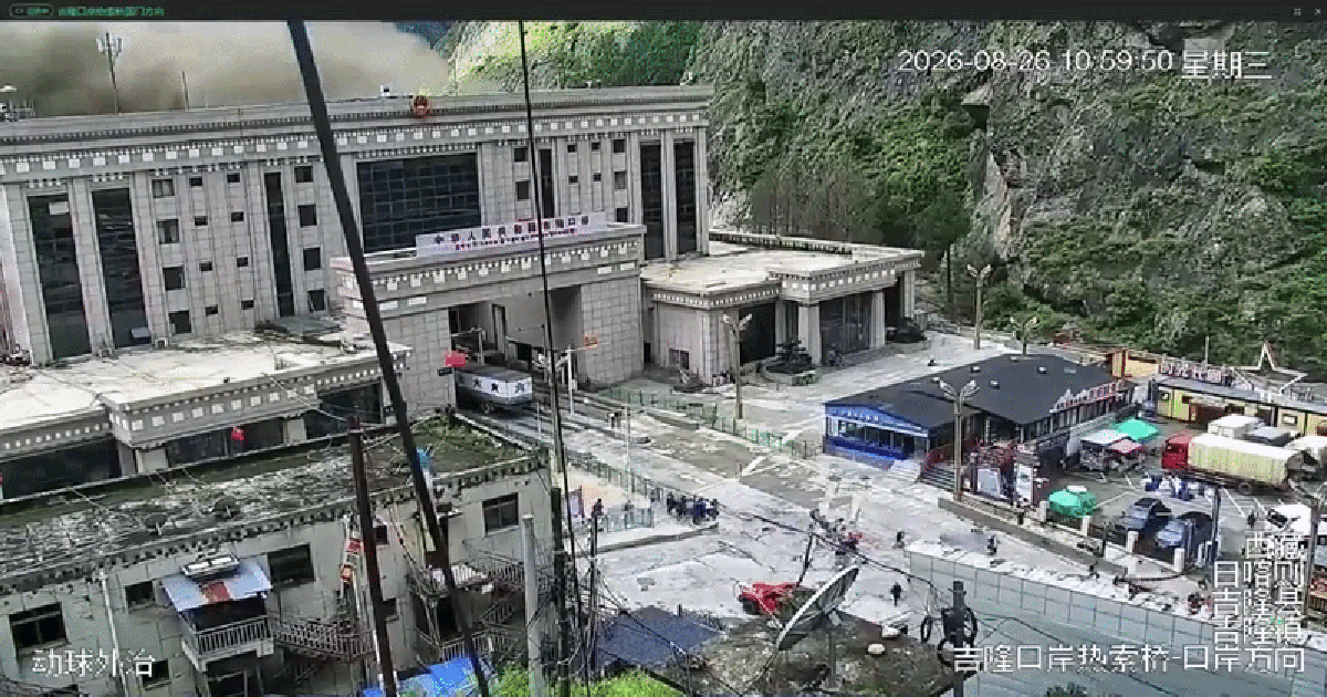 Nhân chứng kể khoảnh khắc thoát chết, ví lũ quét ở Nepal như 'con rắn khổng lồ'