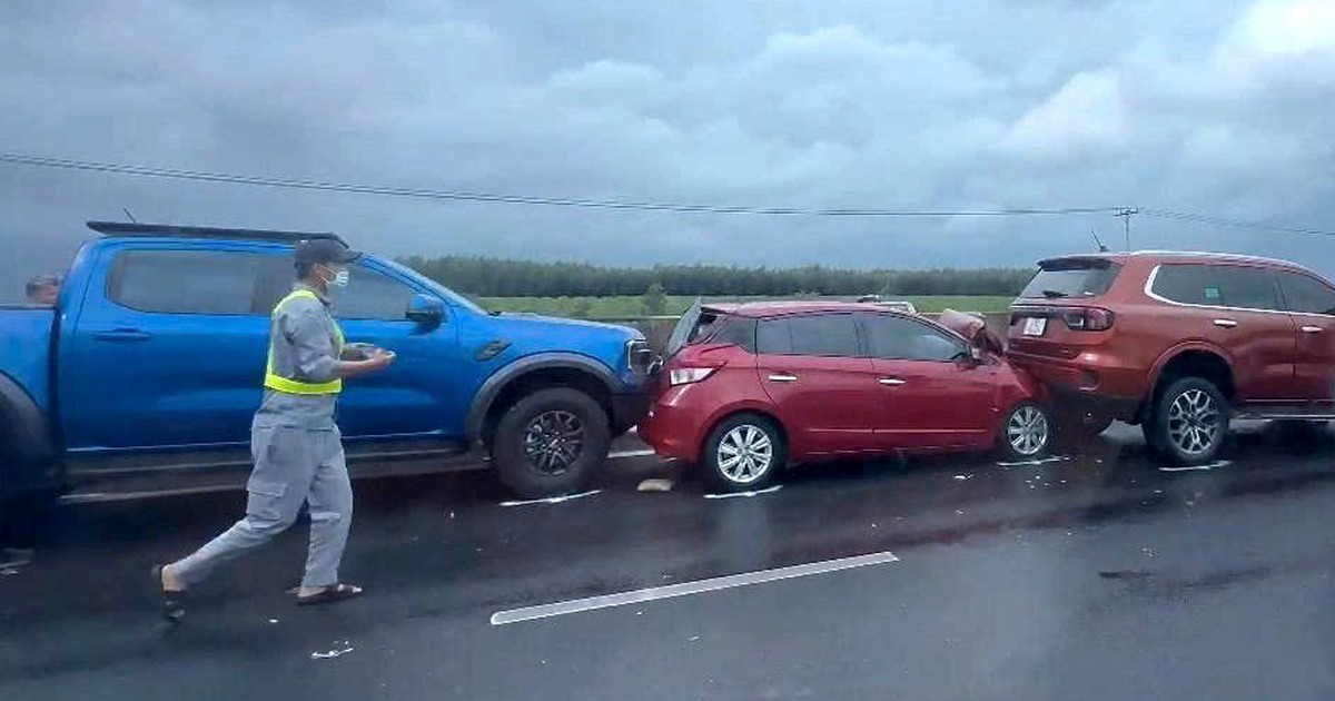 7 xe tông liên hoàn trên cao tốc Phan Thiết - Dầu Giây trong ngày đầu nghỉ lễ 2-9