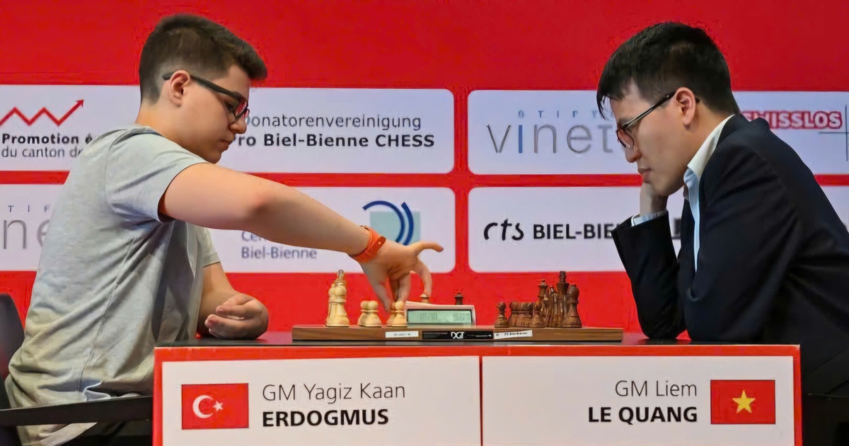 'Thần đồng' vượt qua Vua cờ Gukesh trên bảng xếp hạng FIDE