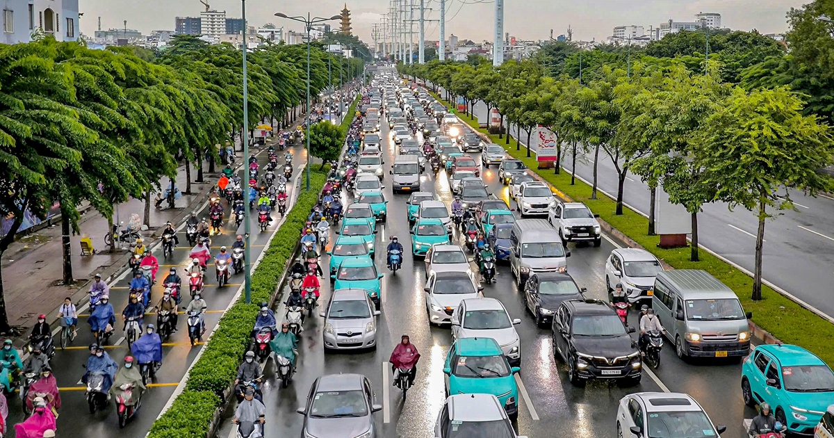 Phó chủ tịch TP.HCM Hoàng Nguyên Dinh: Chỉ rõ cách giảm ùn tắc, không đề xuất chung chung