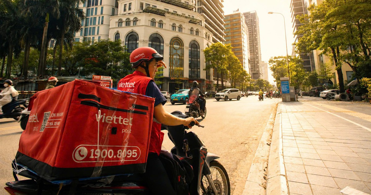 Đã thu thêm phụ phí xăng dầu 15%, vì sao lợi nhuận Viettel Post vẫn đi lùi?