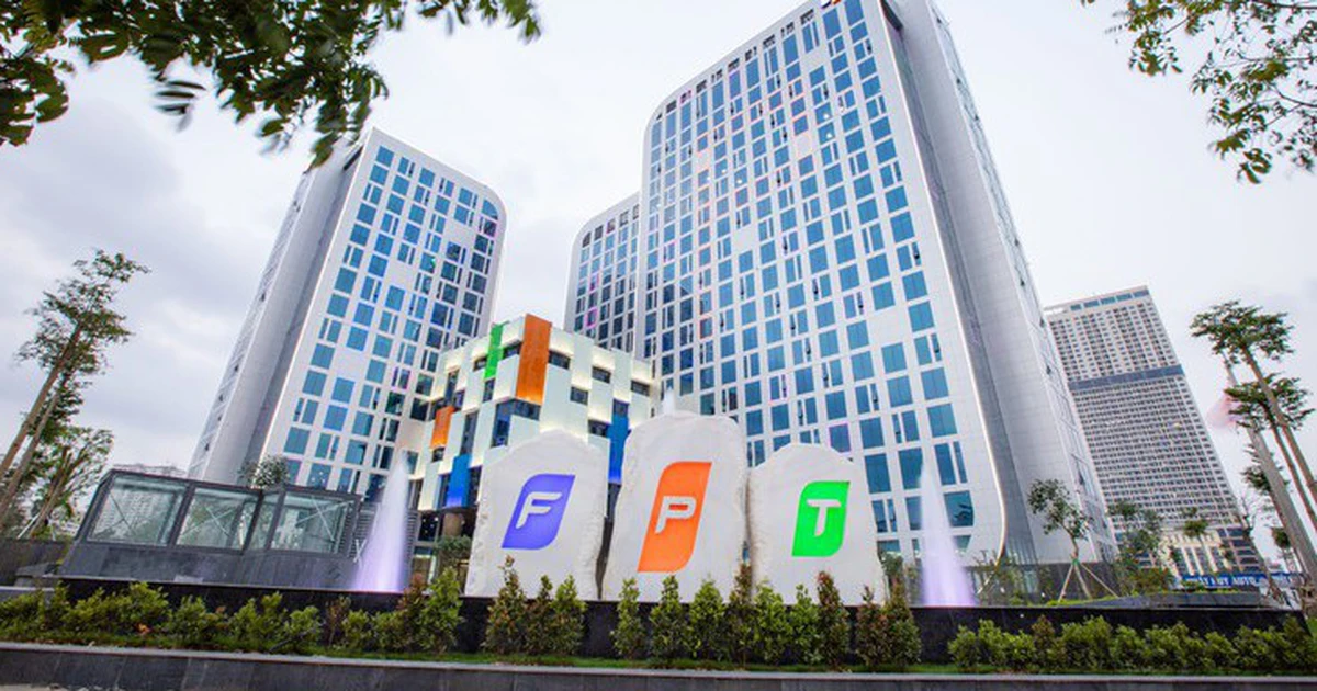Cổ phiếu FPT, PNJ, FRT... 'rủ nhau' tím trần, VN-Index tăng hơn 27 điểm