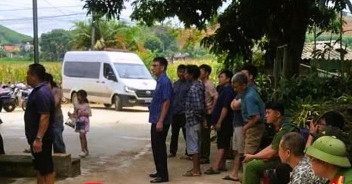 Thau rửa hòn non bộ, đôi vợ chồng già hơn 80 tuổi bị điện giật tử vong