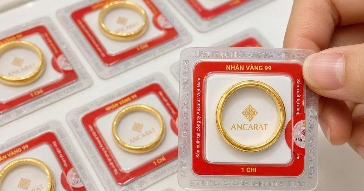 Giá vàng bật tăng lên 4.100 USD/ounce sau tin eo biển Hormuz sắp được mở lại