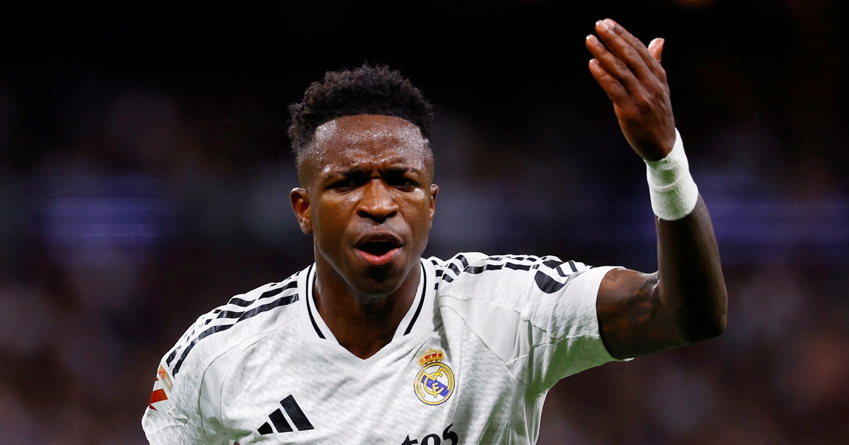 Nghe lời Mourinho, Vinicius 'quay xe' với Arsenal