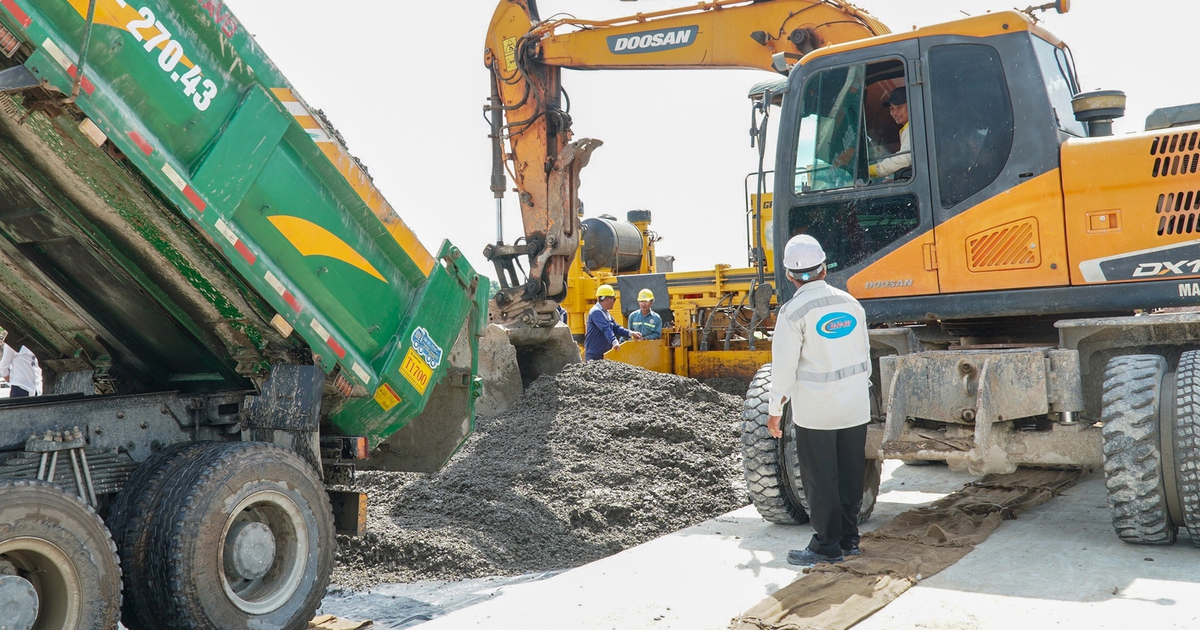 Hơn 500 nhân sự xuyên đêm nâng cấp, sân bay Cà Mau dự kiến khai thác bay trở lại vào tháng 11