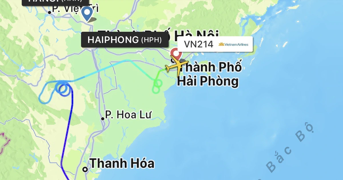 Mưa dông khiến hàng chục chuyến bay không thể hạ cánh xuống Nội Bài, có chuyến bay về Cát Bi