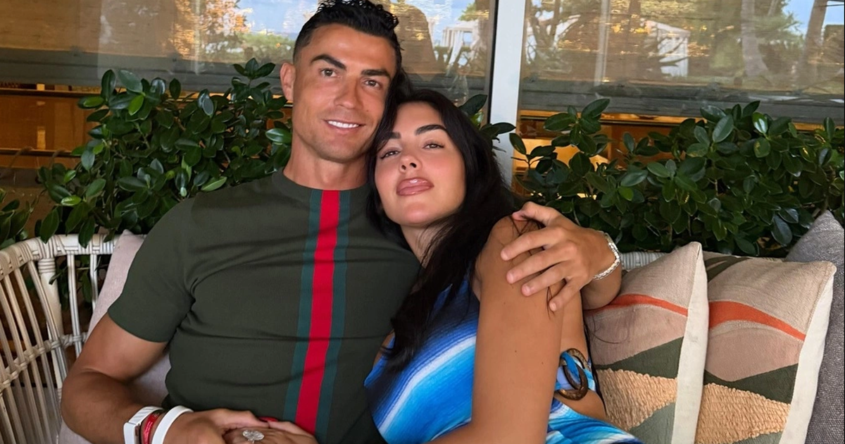 Ronaldo nói gì khi Georgina bị chê béo?